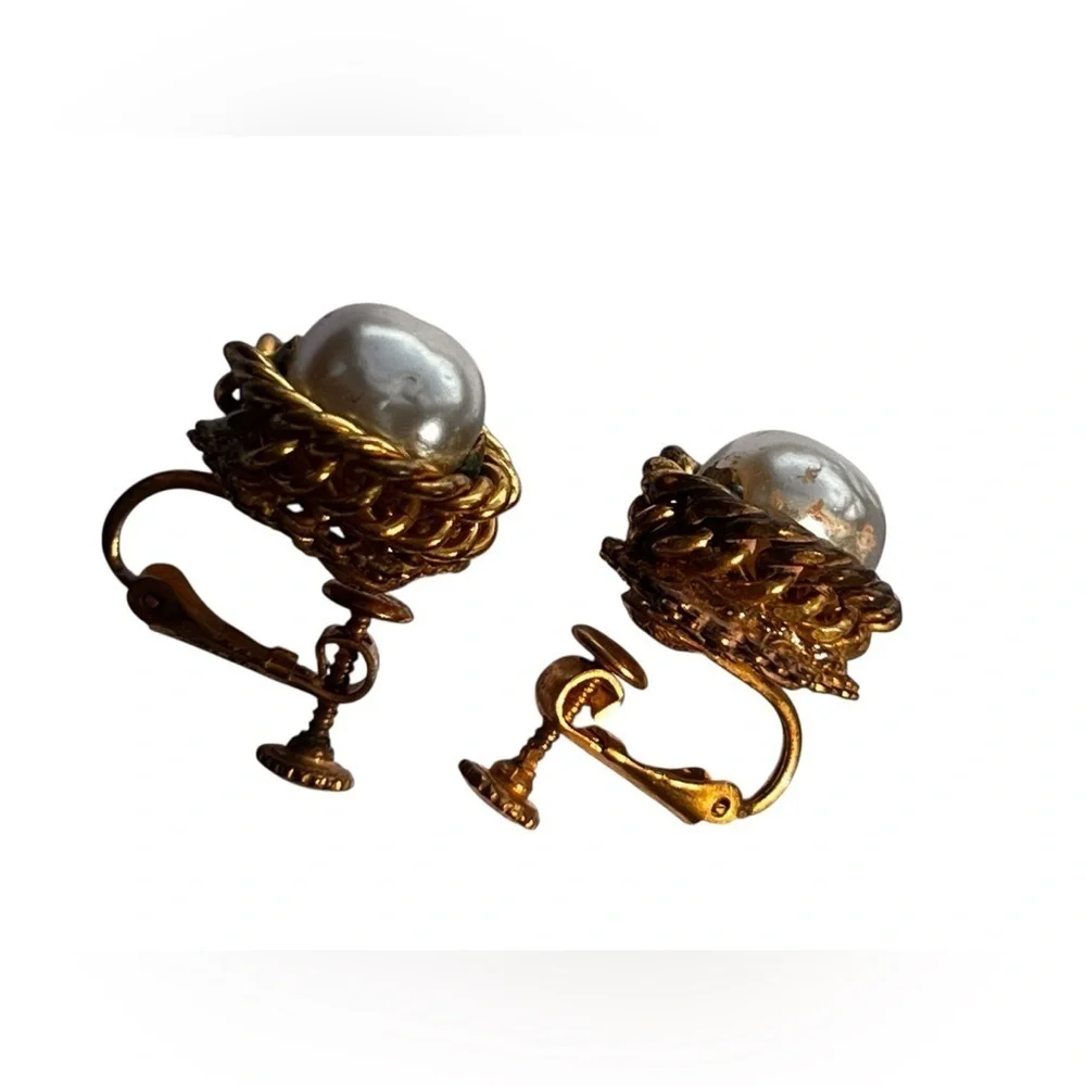 Miriam Haskell | Signed Vintage Pearl Clip screw  On Earrings - Very Rare …